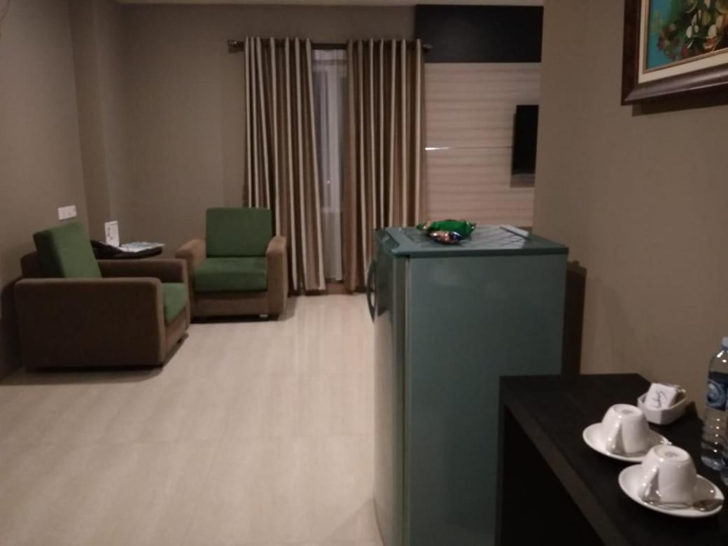 Hotel Olive Tangerang Rum bild