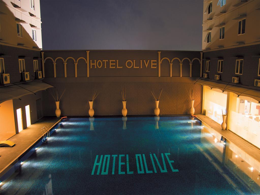 Hotel Olive Tangerang Exteriör bild
